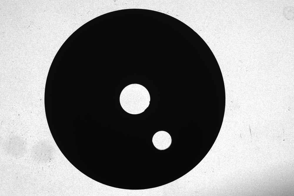 冲压件：孔内毛刺