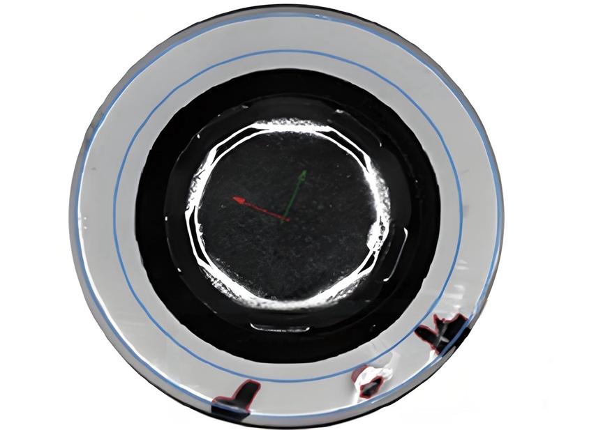 电池盖帽：端面边缘磕伤